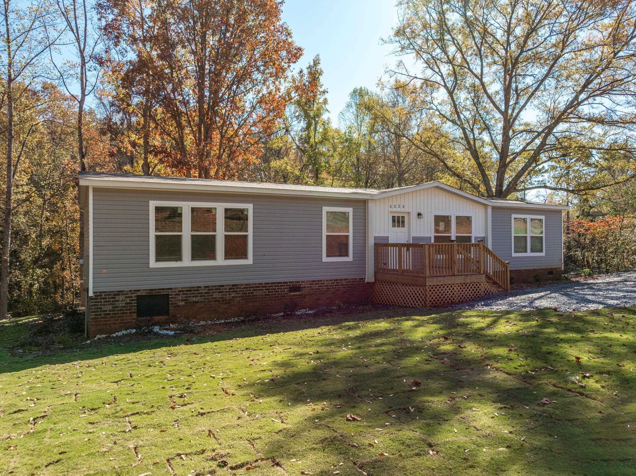 5223 Highway 11 Inman, SC 29349 - Photo 4 of 46