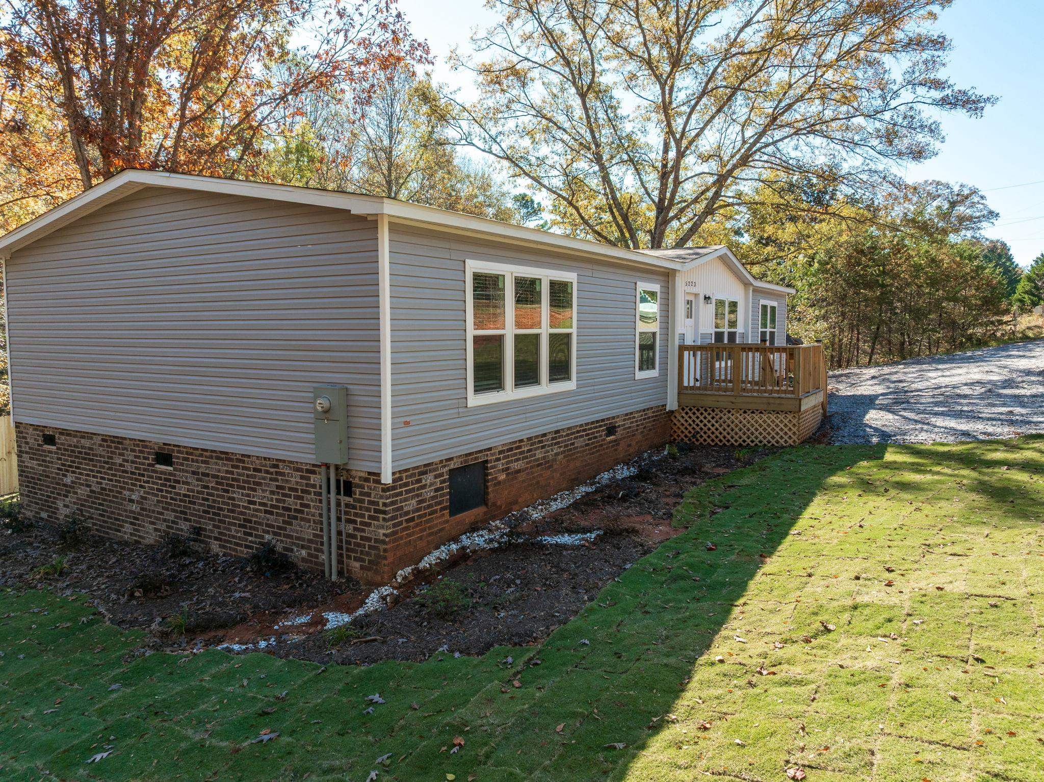 5223 Highway 11 Inman, SC 29349 - Photo 6 of 46