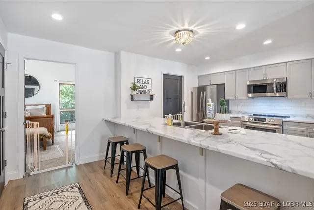 $629,000 | 1125 Anemone Road, Four Seasons, MO 65049