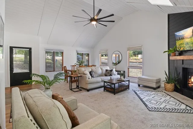 $629,000 | 1125 Anemone Road, Four Seasons, MO 65049