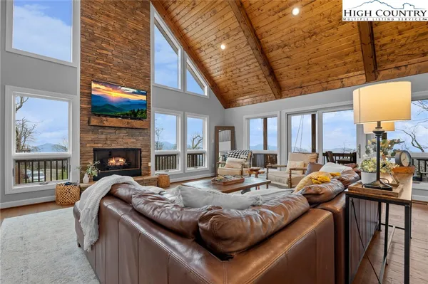 $1,695,000 | 94 Silver Fox Ridge, Beech Mountain, NC 28604