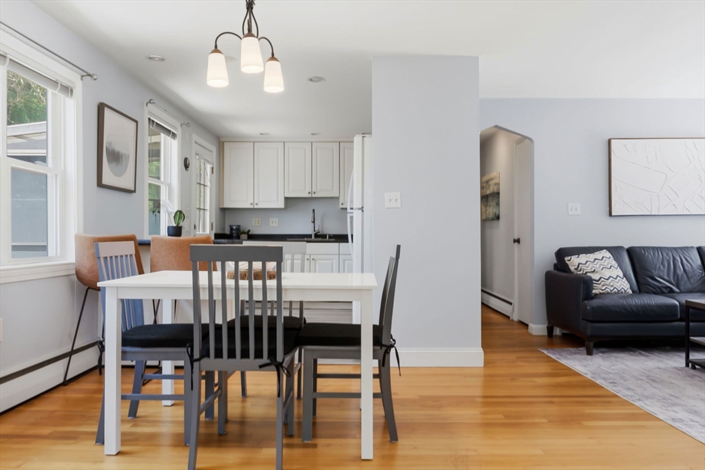 542 Trapelo Road Waltham, MA 02452 - Photo 8 of 42