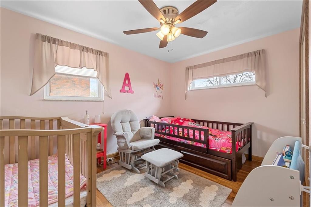 666 Lindsay Road Carnegie, PA 15106 - Photo 13 of 25 a living room with furniture