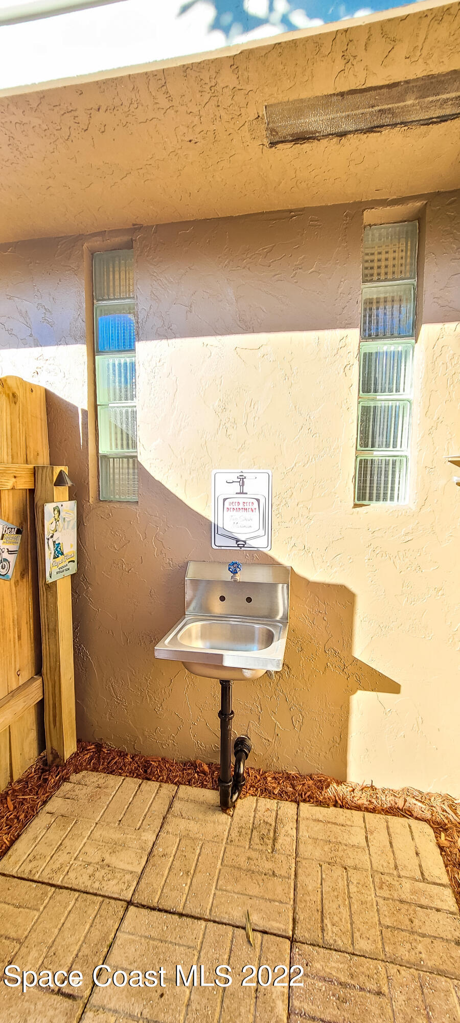 845 Raintree Avenue Rockledge, FL 32955 - Photo 30 of 78 Outdoor Side Sink