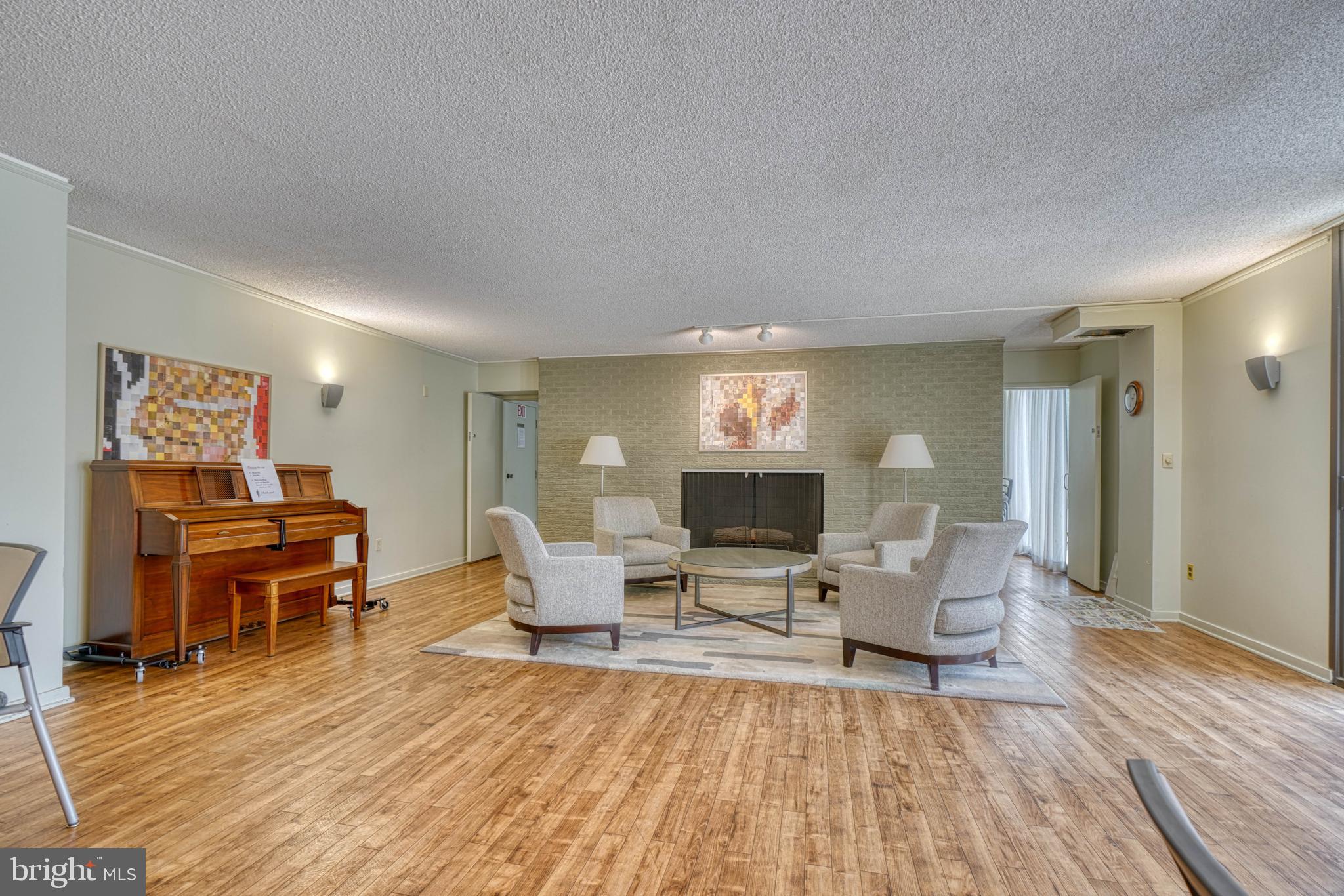 4100 North Charles Street, Unit 1010 Baltimore, MD 21218 - Photo 72 of 73 Community space