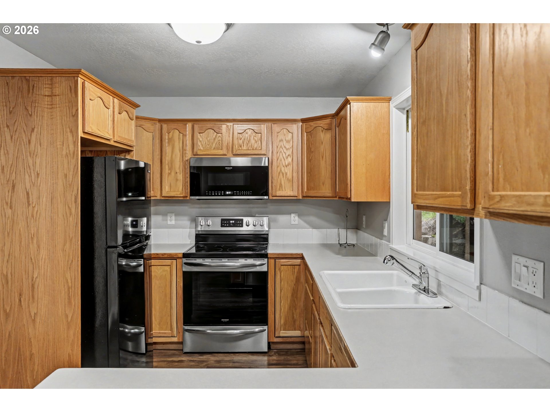 6049 Fircrest Street Southeast Salem, OR 97306 - Photo 15 of 44