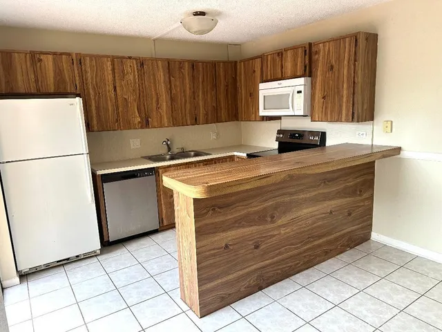 a view of entryway and hall