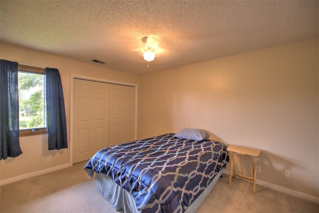 202 South Hillcrest Boulevard Decatur, IL 62522 - Photo 16 of 30