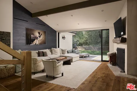 $4,395,000 | 2835 Westbrook Avenue, Los Angeles, CA 90046