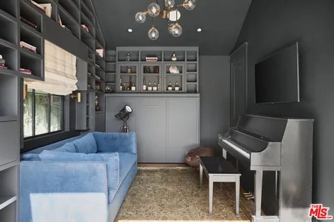 $4,395,000 | 2835 Westbrook Avenue, Los Angeles, CA 90046