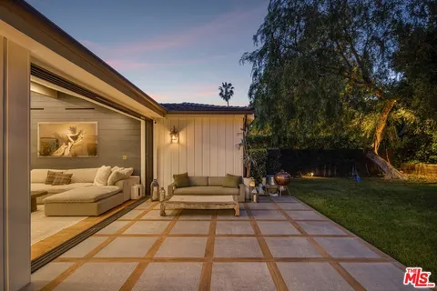 $4,395,000 | 2835 Westbrook Avenue, Los Angeles, CA 90046
