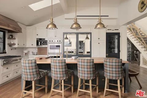 $4,395,000 | 2835 Westbrook Avenue, Los Angeles, CA 90046