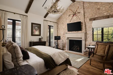 $4,395,000 | 2835 Westbrook Avenue, Los Angeles, CA 90046