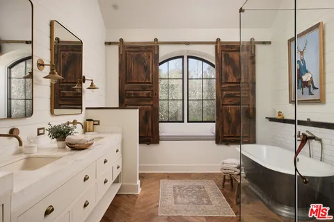 $4,395,000 | 2835 Westbrook Avenue, Los Angeles, CA 90046