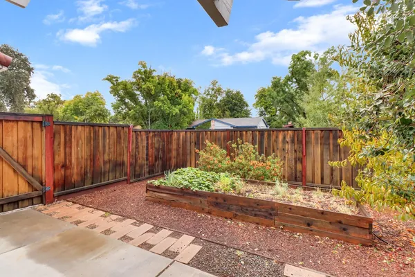 $533,500 | 2317 East 8th Street, Davis, CA 95618