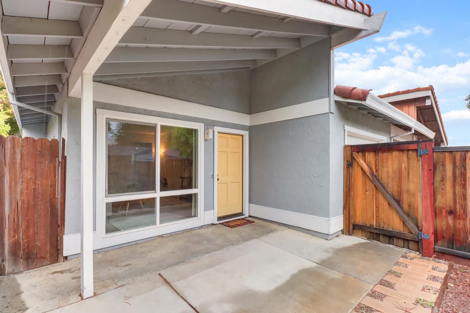 2317 East 8th Street Davis, CA 95618 - Photo 5 of 42 a view of an empty room with a window