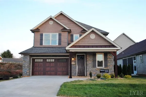 $2,400 | 304 Hunterdale Drive, Lynchburg, VA 24502