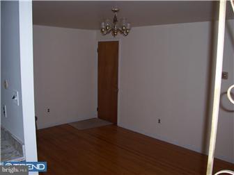7326 Hiola Road Philadelphia, PA 19128 - Photo 3 of 12 Gallery Image 3