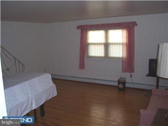 7326 Hiola Road Philadelphia, PA 19128 - Photo 4 of 12 Gallery Image 4