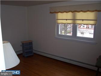 7326 Hiola Road Philadelphia, PA 19128 - Photo 6 of 12 Gallery Image 6