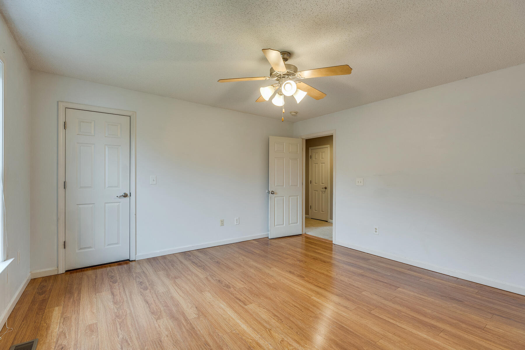 147 Old State Rte 34, Unit 2 Jonesborough, TN 37659 - Photo 19 of 23 017