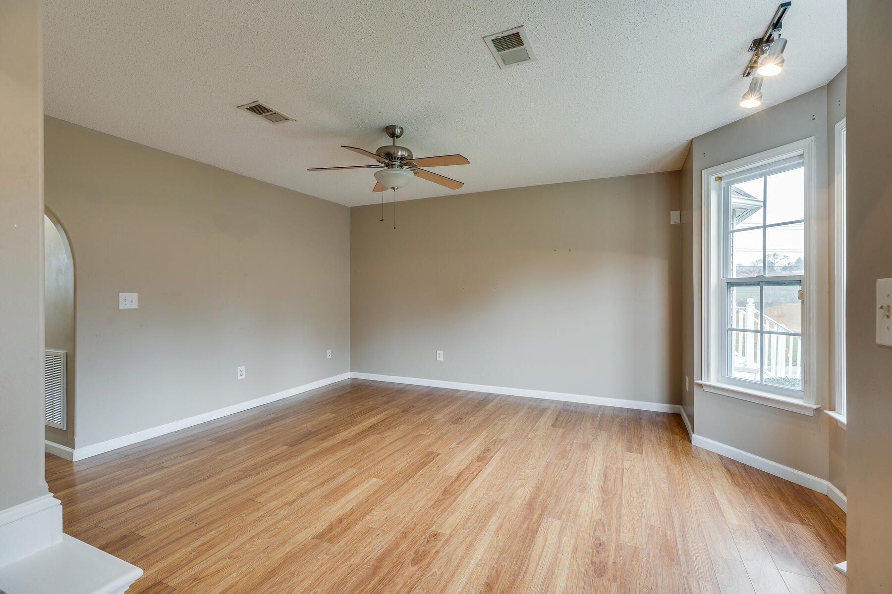 147 Old State Rte 34, Unit 2 Jonesborough, TN 37659 - Photo 6 of 23 004