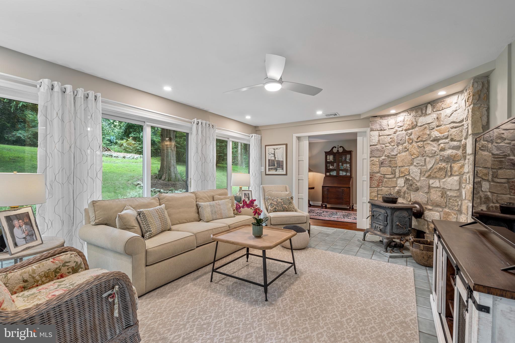 475 Reeds Road Downingtown, PA 19335 - Photo 12 of 78 Living Room