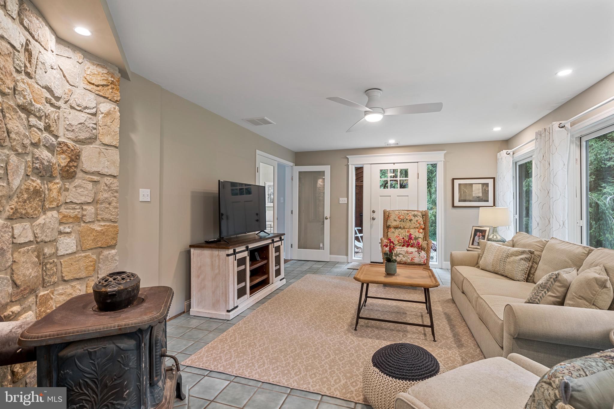 475 Reeds Road Downingtown, PA 19335 - Photo 14 of 78 Living Room