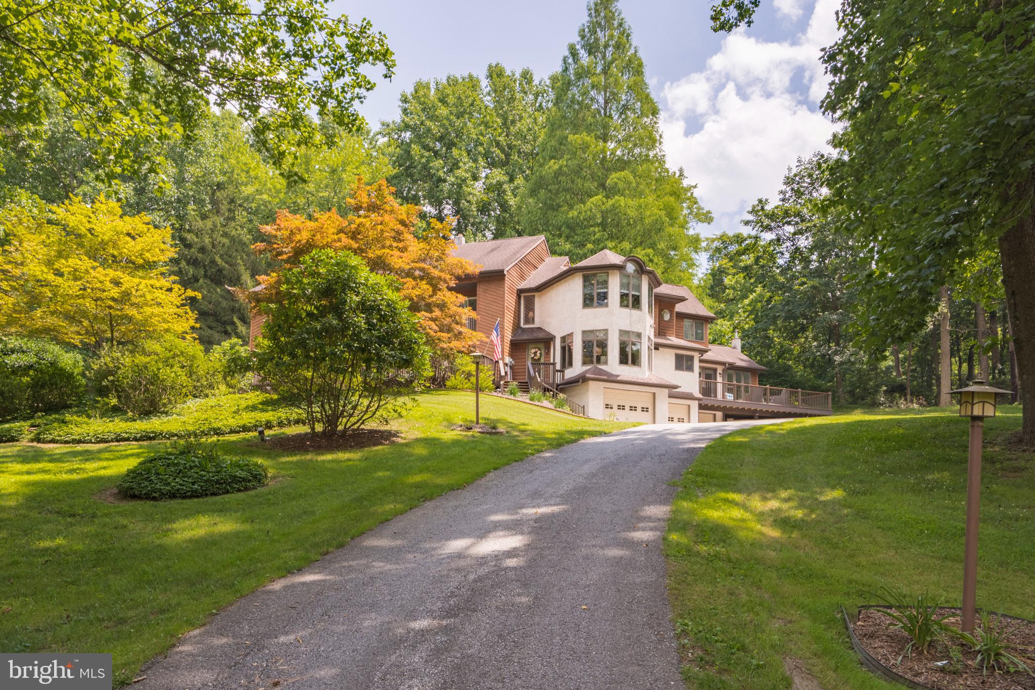 475 Reeds Road Downingtown, PA 19335 - Photo 7 of 78 Driveway