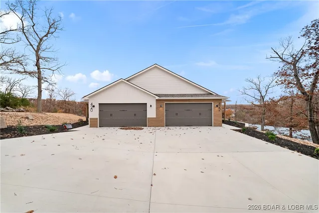 $789,000 | 422 Outer Drive, Lake Ozark, MO 65049