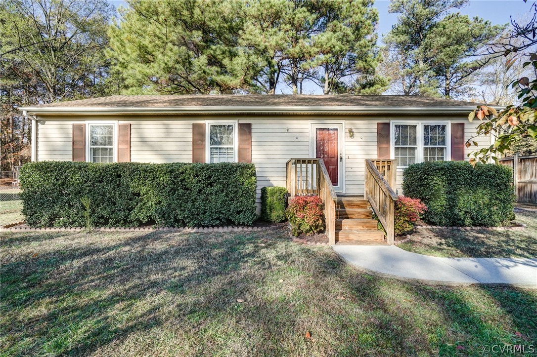 5506 Linda Road Sandston, VA 23150 - Photo 2 of 44 Close to Everything - I-64, Nice Shopping & Restaurants! Three Bedrooms Two Baths!