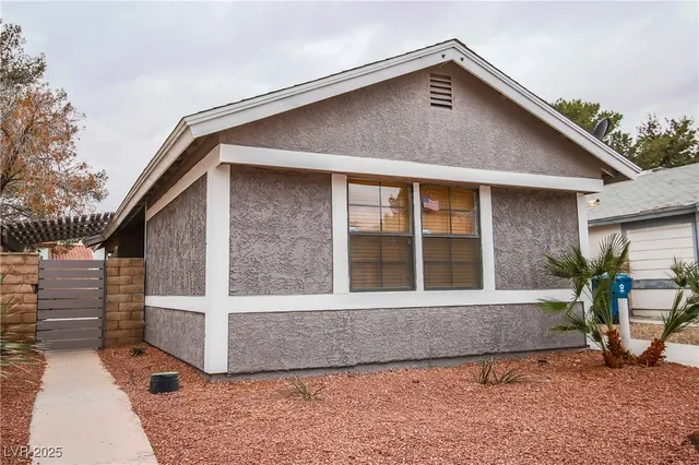 $2,995 | 7399 Topeka Drive, Las Vegas, NV 89147