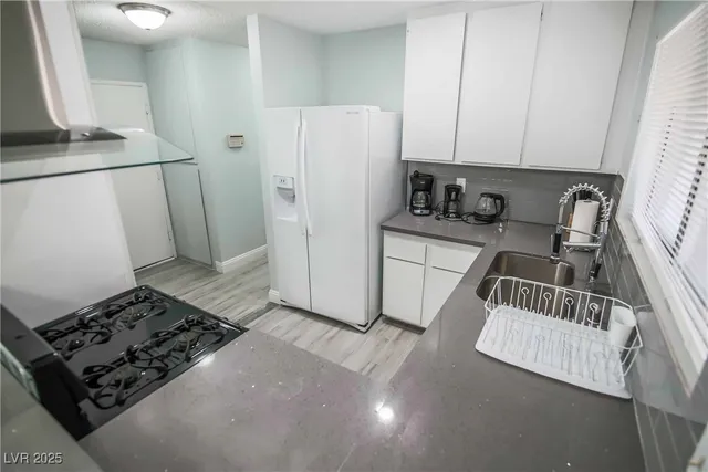 $2,995 | 7399 Topeka Drive, Las Vegas, NV 89147