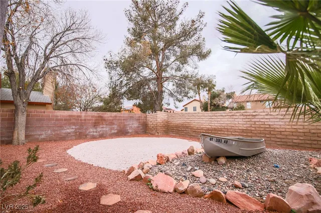 $2,995 | 7399 Topeka Drive, Las Vegas, NV 89147