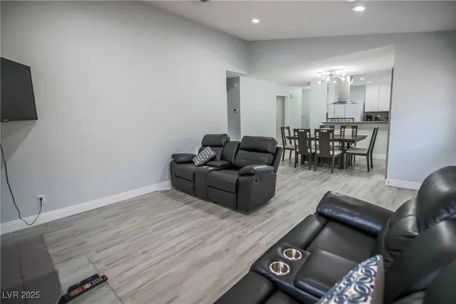 $2,995 | 7399 Topeka Drive, Las Vegas, NV 89147