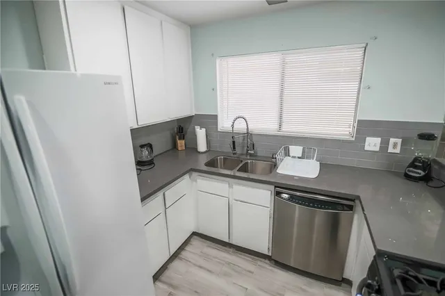 $2,995 | 7399 Topeka Drive, Las Vegas, NV 89147