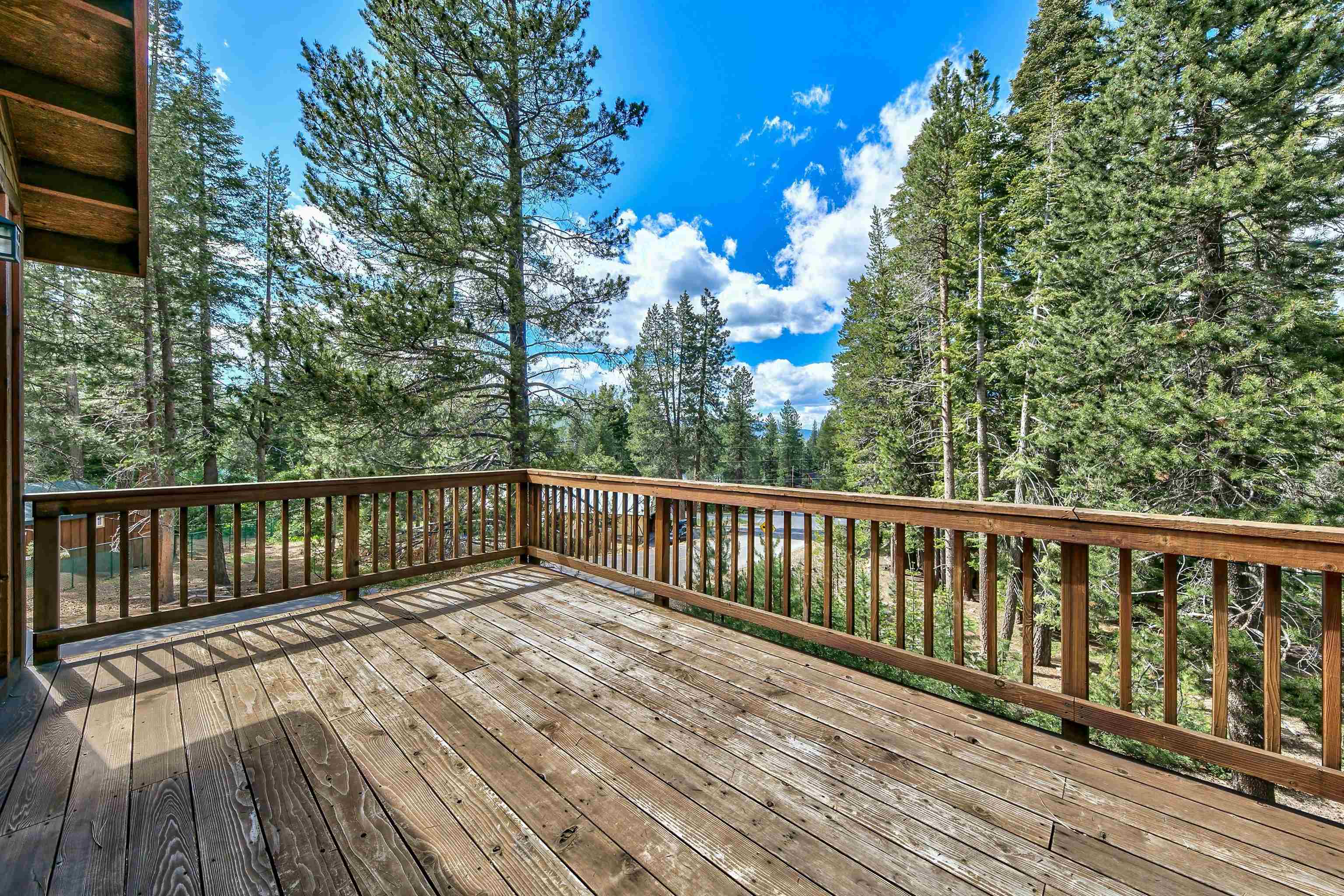 10488 Heather Road Truckee, CA 96161 - Photo 14 of 21 a view of balcony with wooden floor