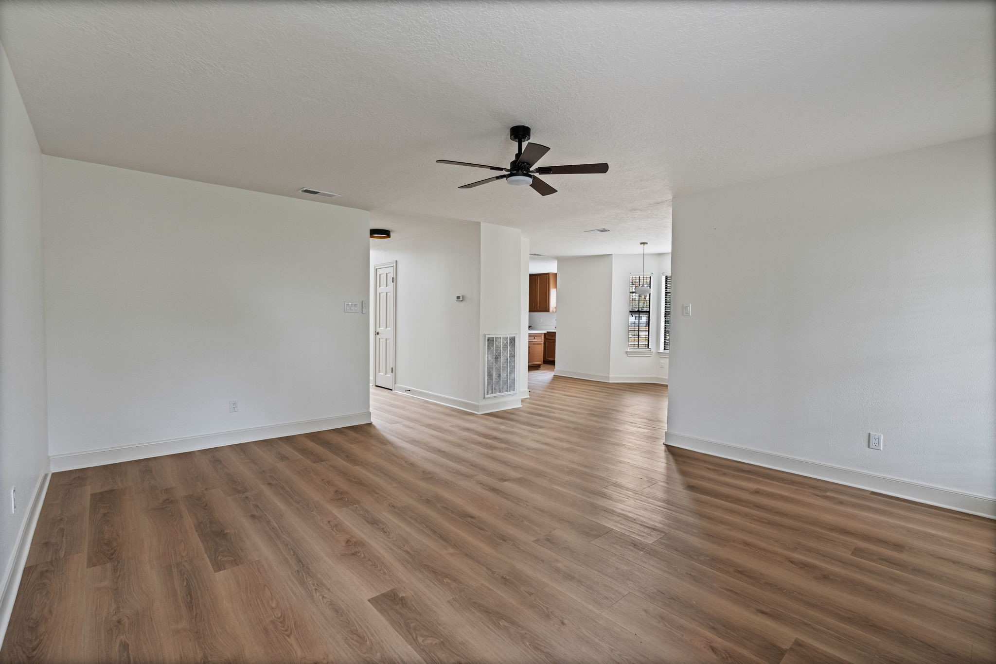 623 Cotter Drive Spring, TX 77373 - Photo 15 of 37 Living room