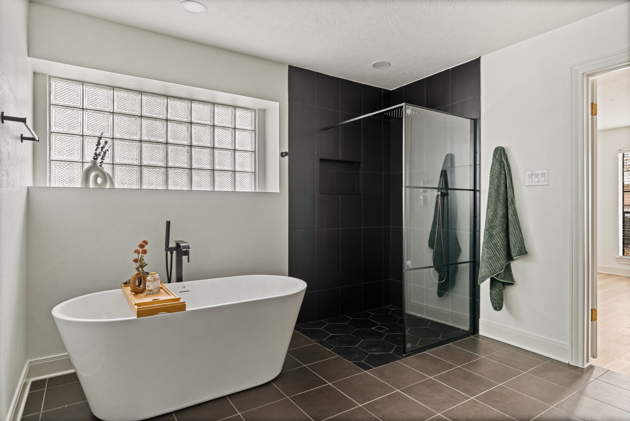 623 Cotter Drive Spring, TX 77373 - Photo 21 of 37 Primary bathroom