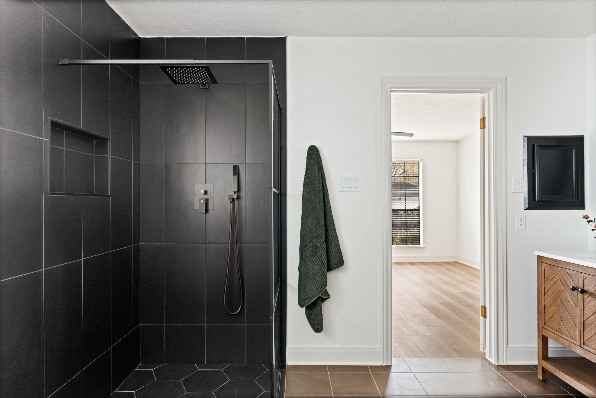 623 Cotter Drive Spring, TX 77373 - Photo 22 of 37 Primary bathroom