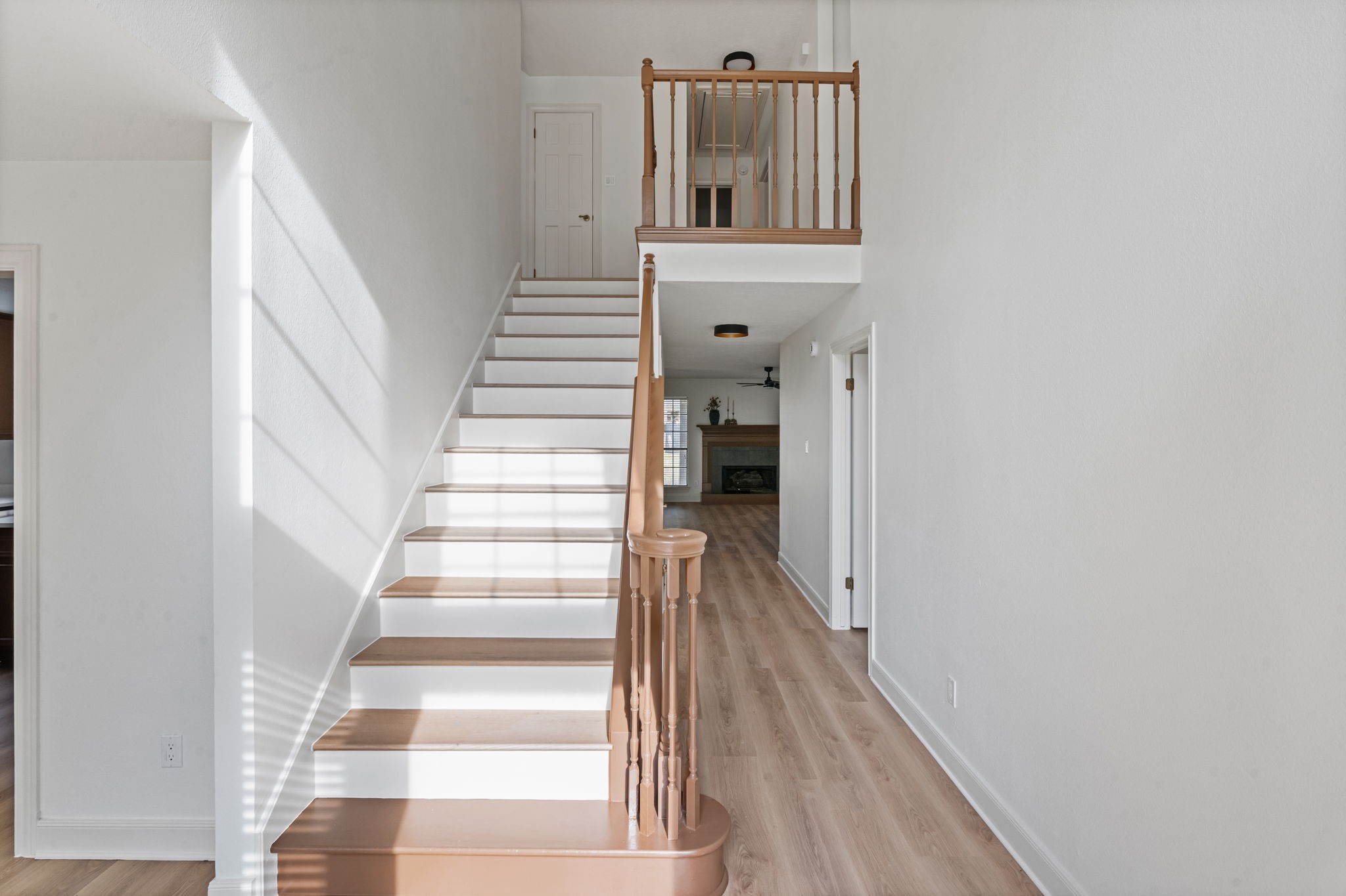 623 Cotter Drive Spring, TX 77373 - Photo 4 of 37 Grand entryway