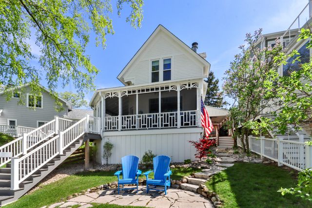 446 Walnut Place, Fontana, WI 53125