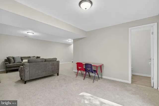 $738,000 | 903 Young Dairy Court, Herndon, VA 20170