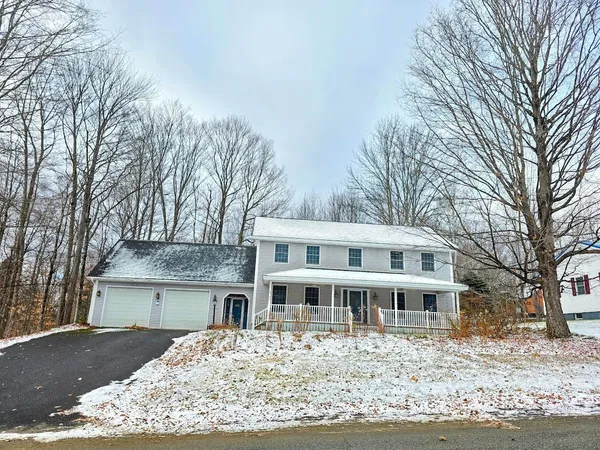 $299,000 | 42 Western Avenue, East Millinocket, ME 04430