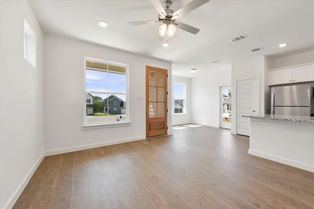 $1,900 | 1209 Chestnut Court, Runaway Bay, TX 76426