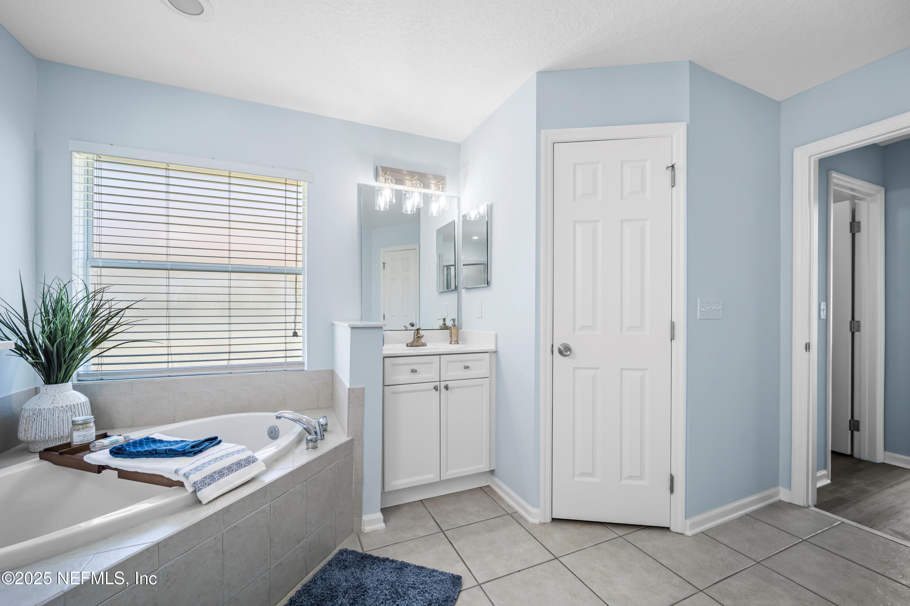 253 Porta Rosa Circle St. Augustine, FL 32092 - Photo 22 of 60 Primary Bathroom