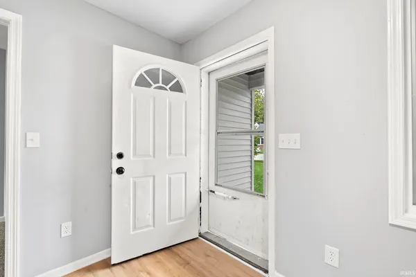 $159,900 | 2758 Abbott Street, Fort Wayne, IN 46806