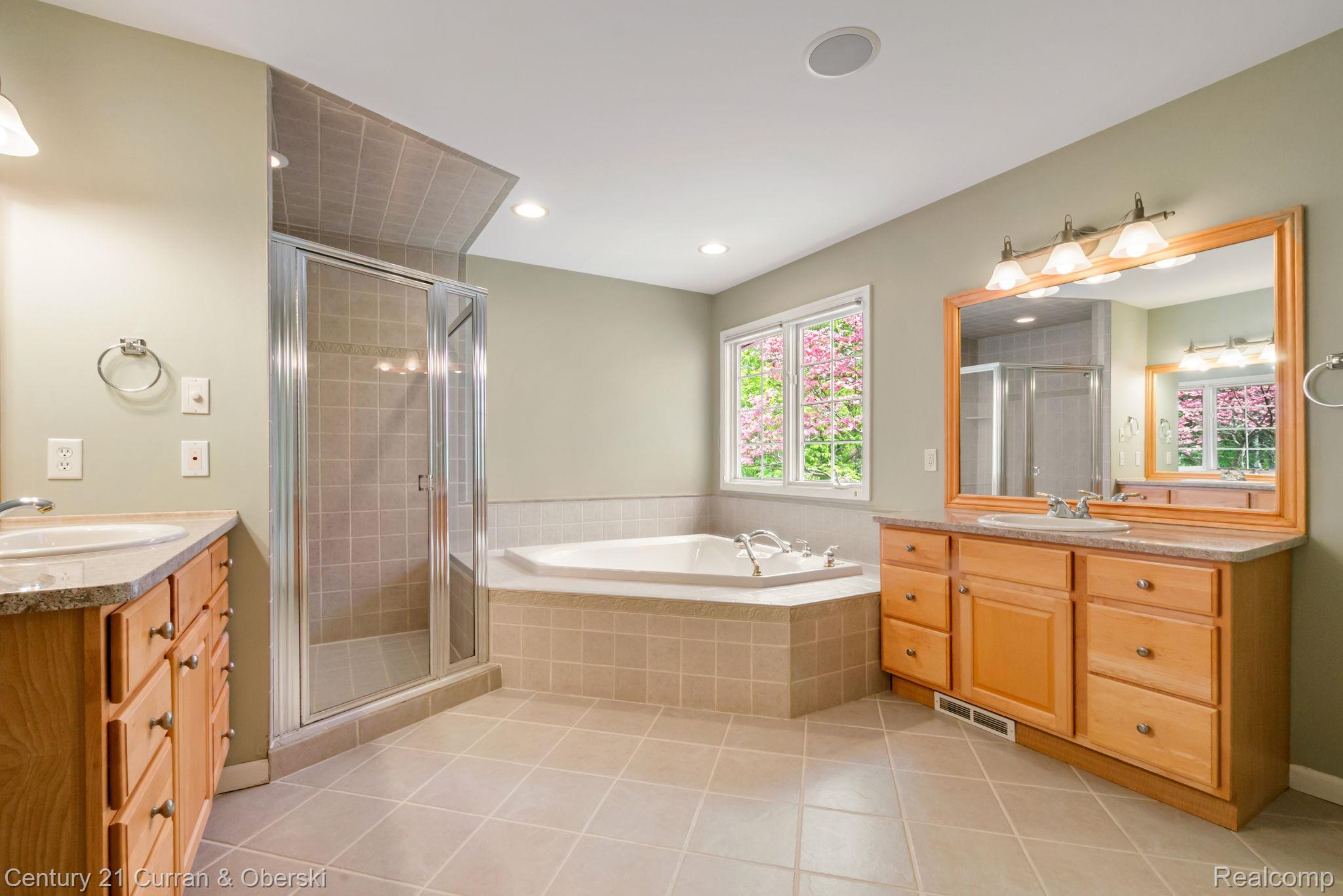 27852 Larson Lane Farmington, MI 48331 - Photo 43 of 75 42-web-or-mls-P2360966.jpg
