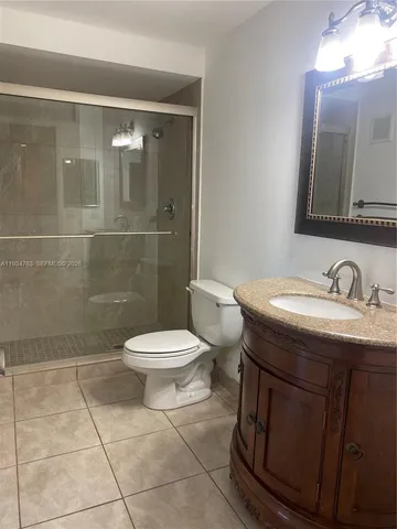 $2,300 | 120 Lakeview Drive, Unit 314, Weston, FL 33326