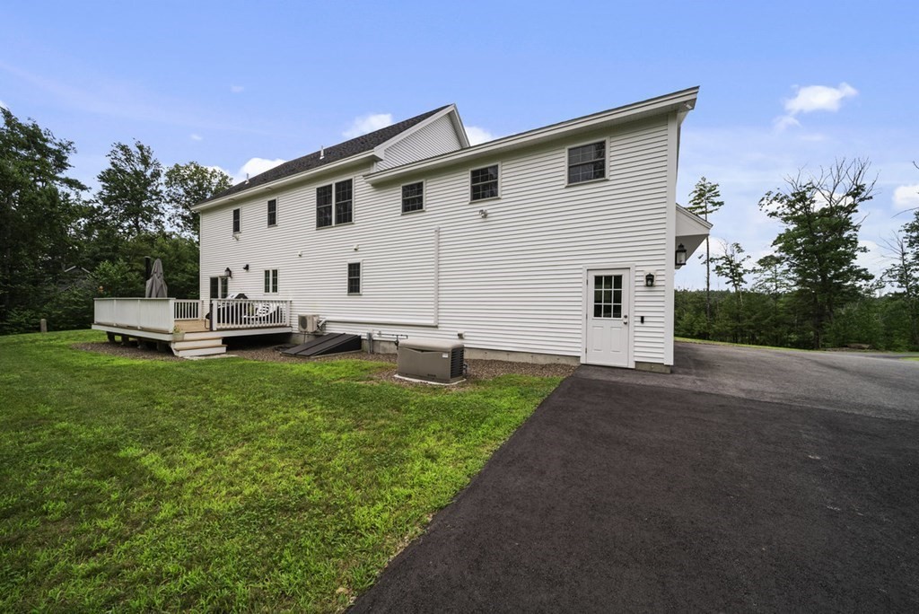 7 Kennard Road Epping, NH 03042 - Photo 35 of 42